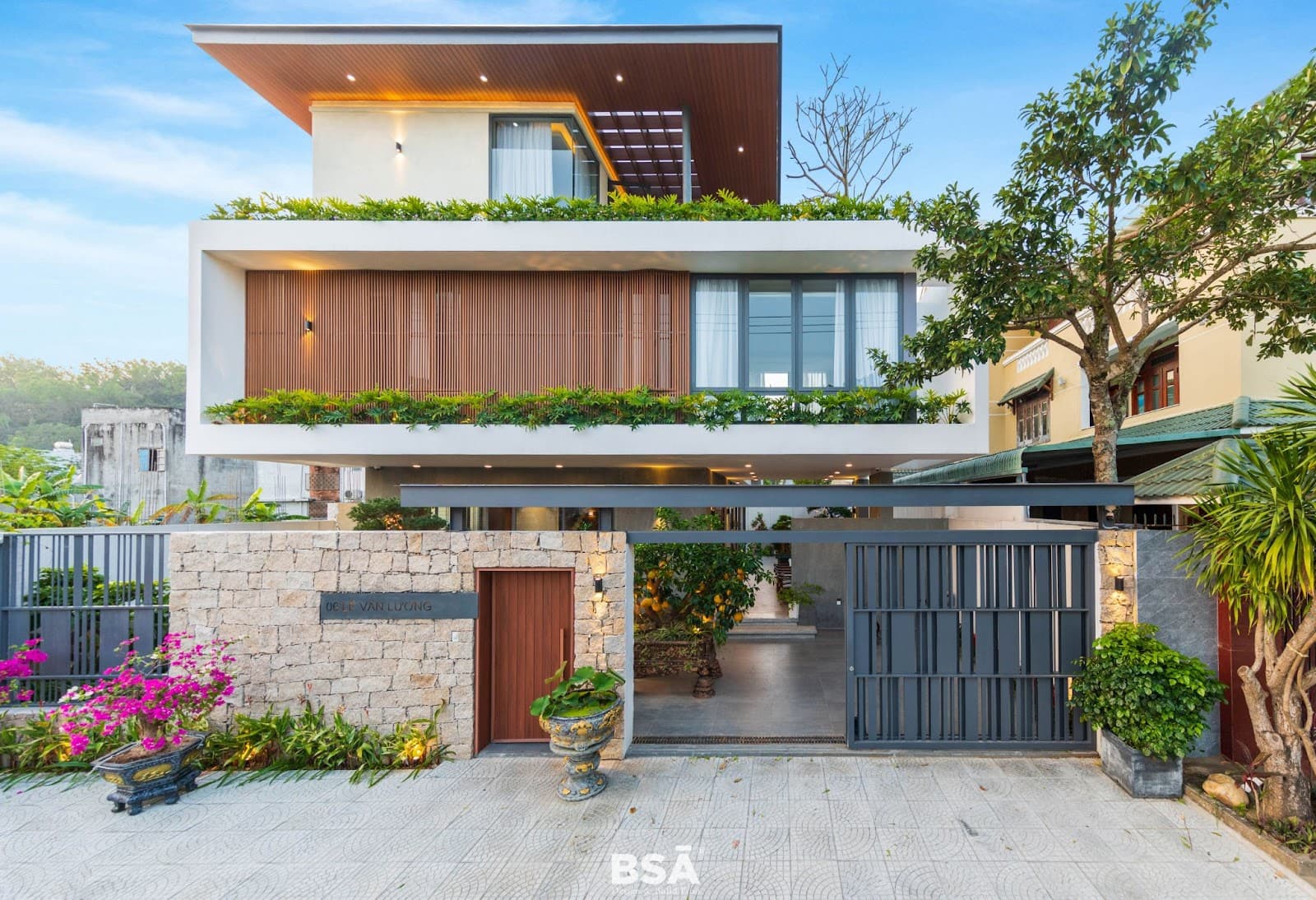 Biệt thự Lê Văn Lương (Hà Nội)